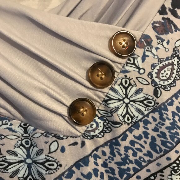 Long sleeved 2X Tee shirt with patterns, folds, and buttons in blues. - Picture 7 of 11